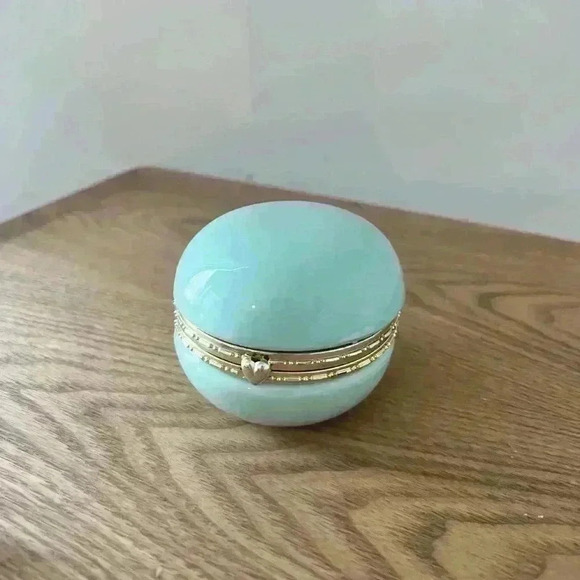 Macaroon Shaped Light Blue Trinket Snap Open Box Preppy Pastel Home Decor - Picture 4 of 12